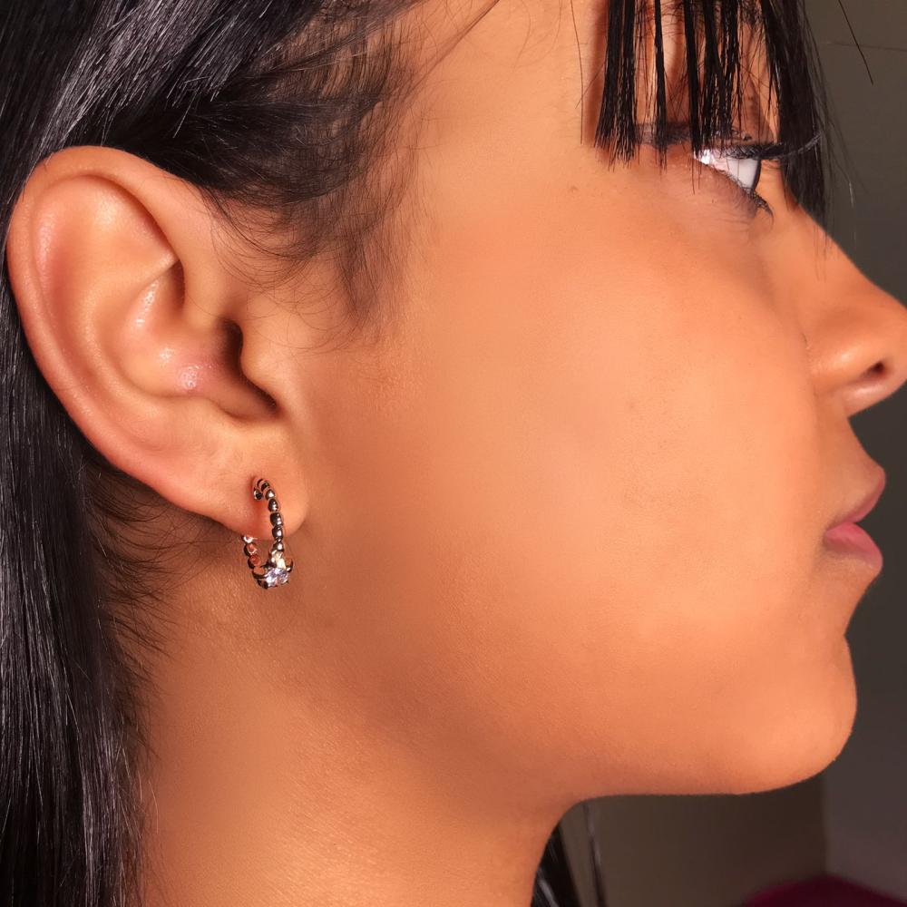 Brinco argola bolinhas estrela