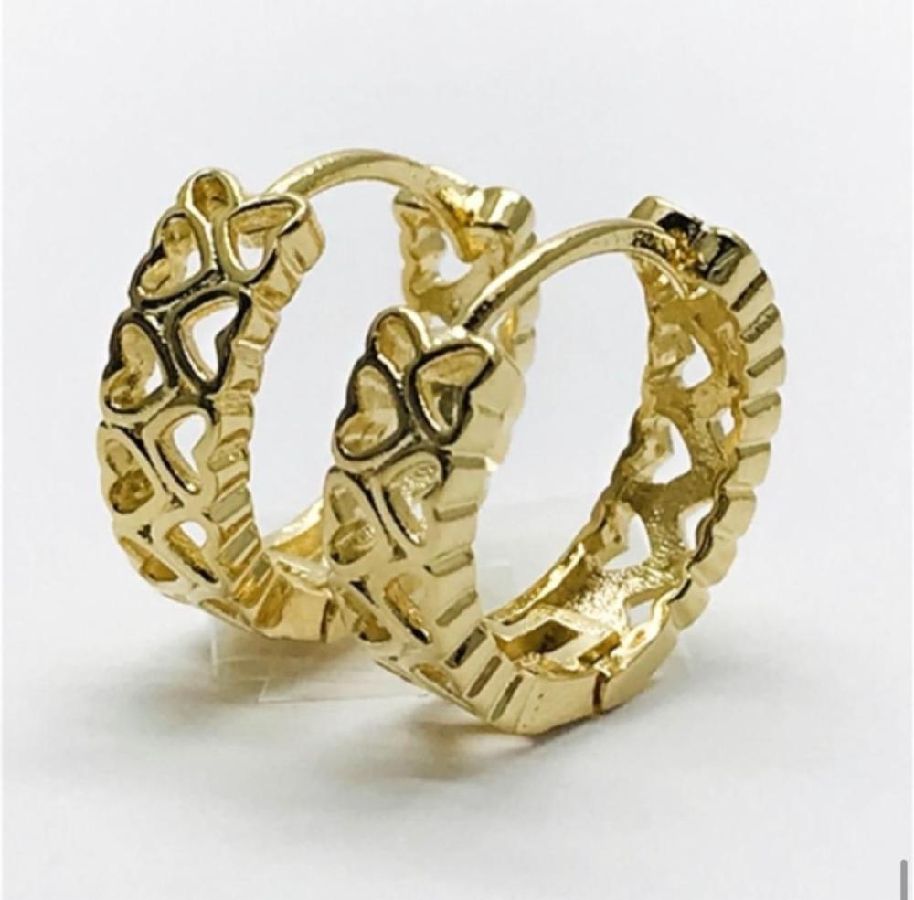 Argola click coraçoes vazado