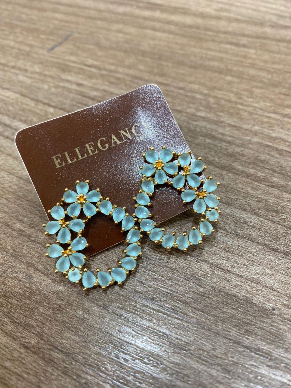 Brinco Cristal oval com flores azul fraco
