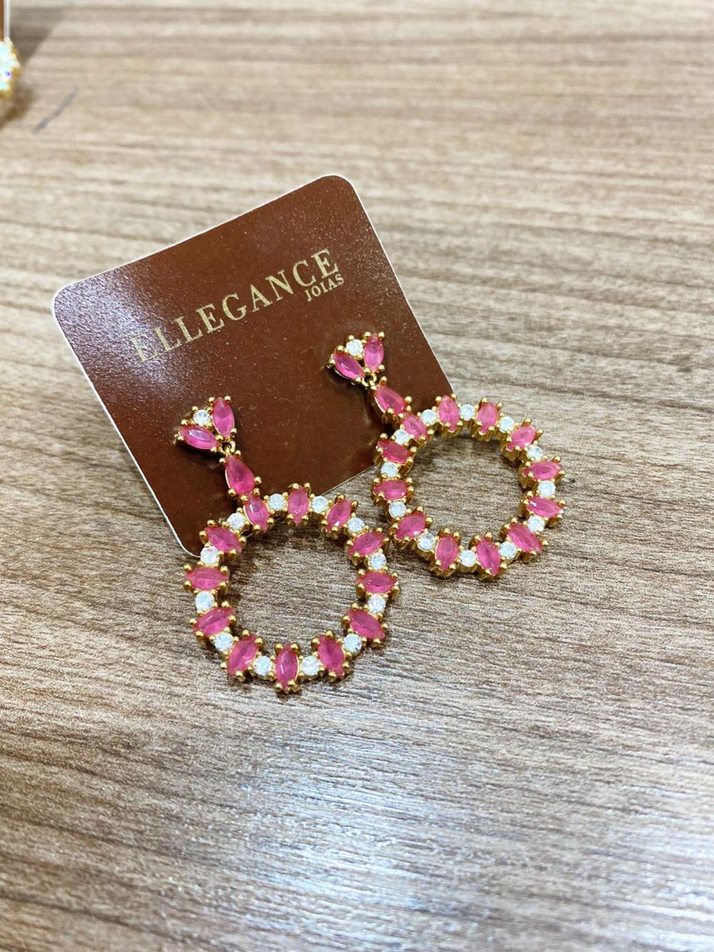 Brinco Cristal redondo com pontos de luz rosa