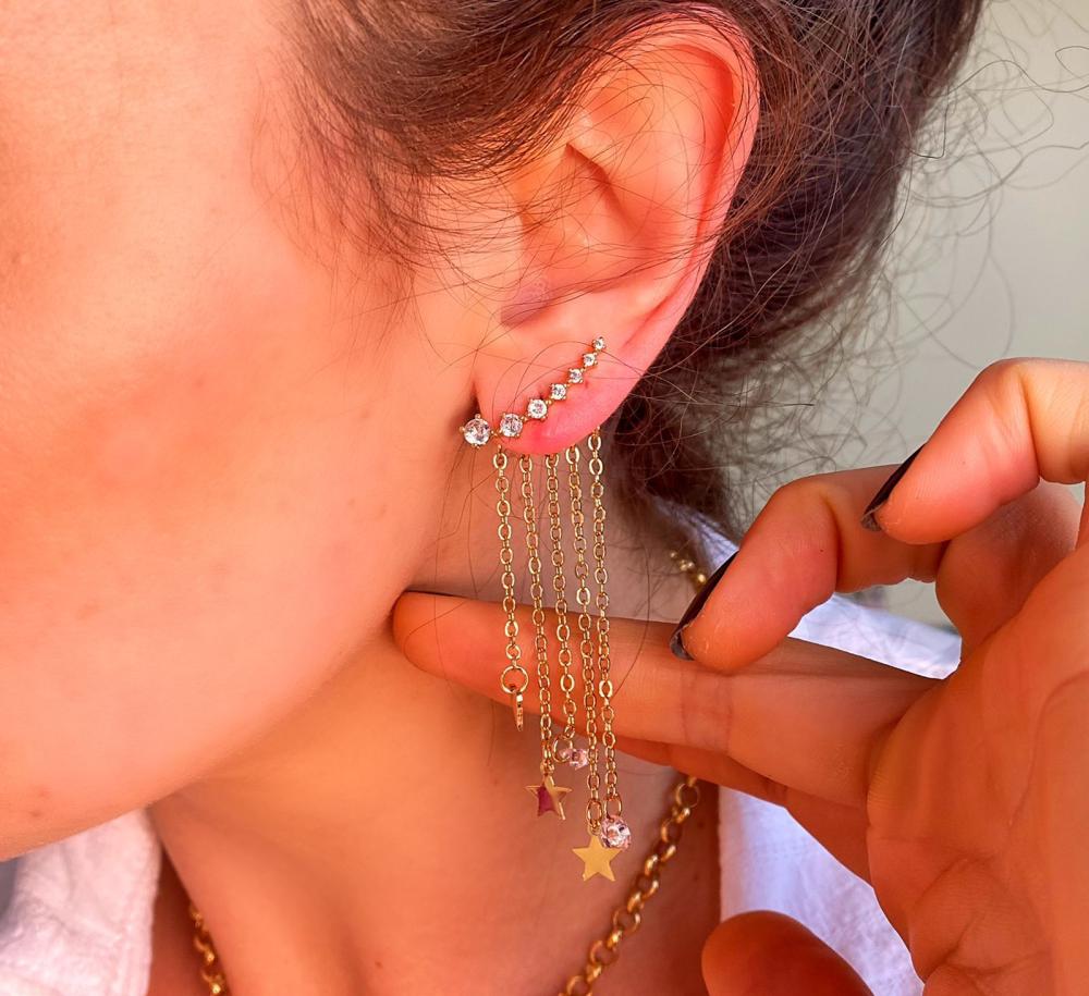 Brinco ear cuff ponto de luz com franja
