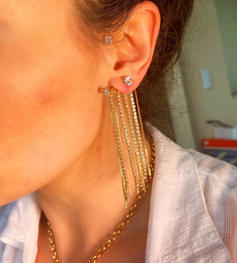 Brinco ear ponto de luz com franja