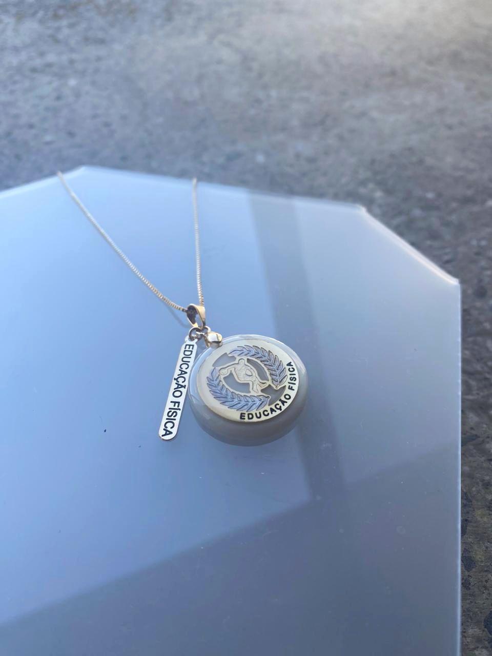 Colar profissões Educação Fisica