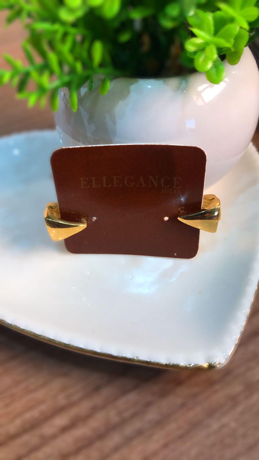 brinco triangulo dourado