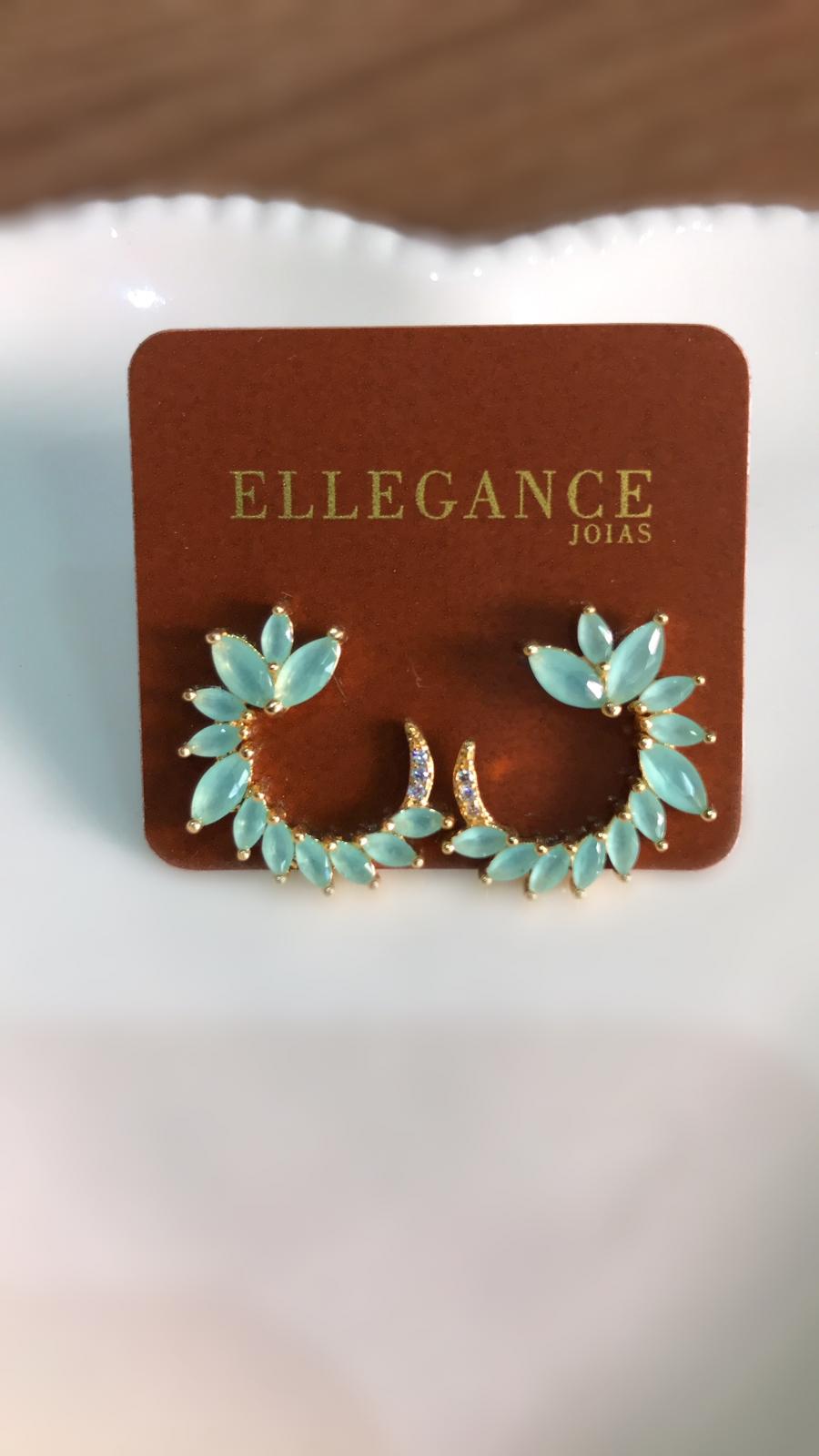 brinco meio circulo cravejado