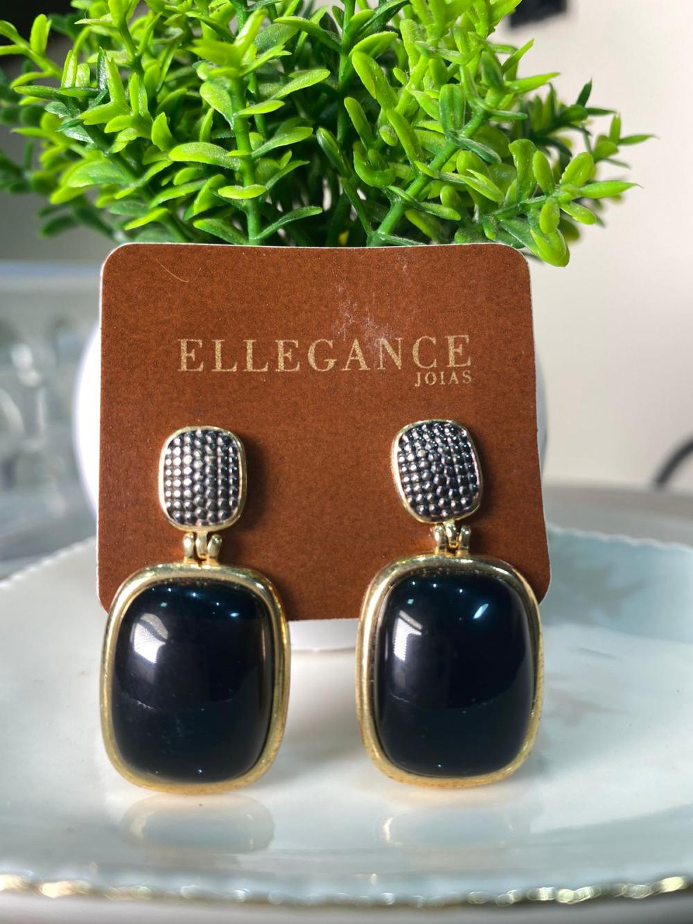 Brinco pedra preta base cravejado