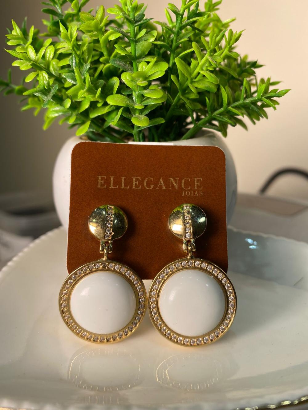 Brinco redondo perola cravejado na volta branco