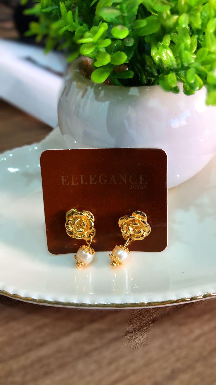 Brinco rosa com pingente perola