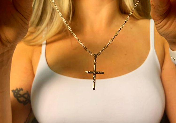 corrente cartier com pingente cruz