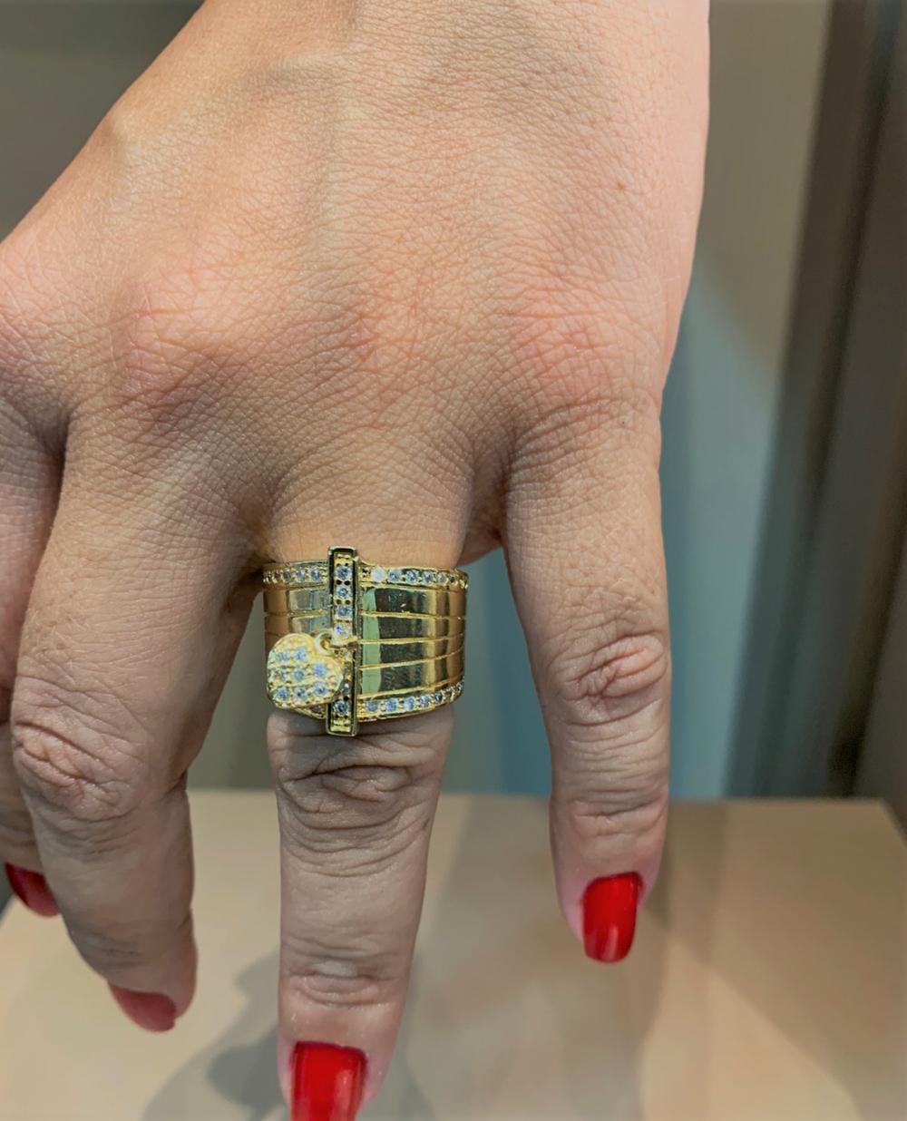 anel quatro linha e ponto de luz, com pingente coração