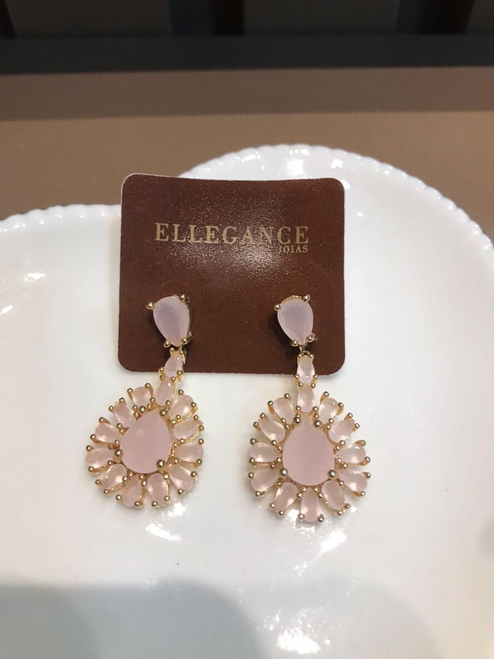 Brinco médio luxo cristal rosa leitoso
