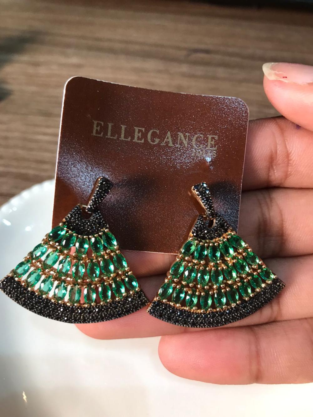 Brinco leque cravejado