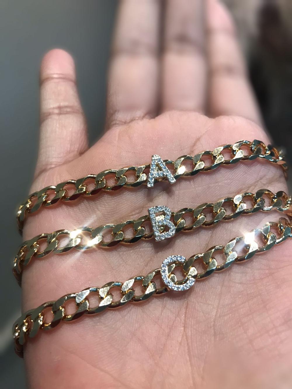 pulseira gurmet letra v