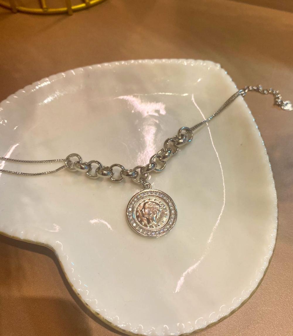 pulseira corrente dupla com medalha moeda