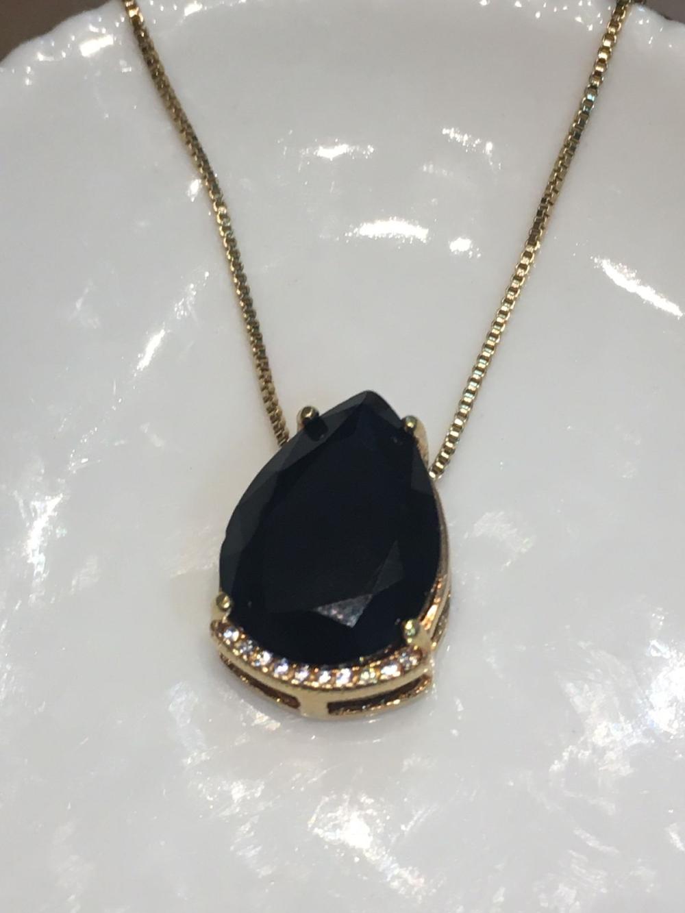 colar cristal preto