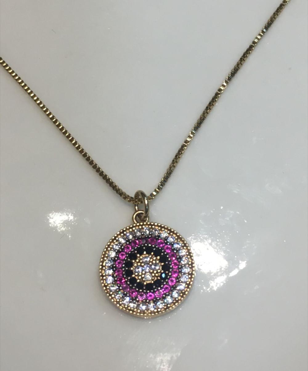 colar pingente redondo rosa e  preto cristal