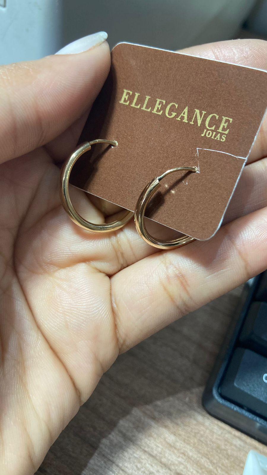 Argola dourada lisa M