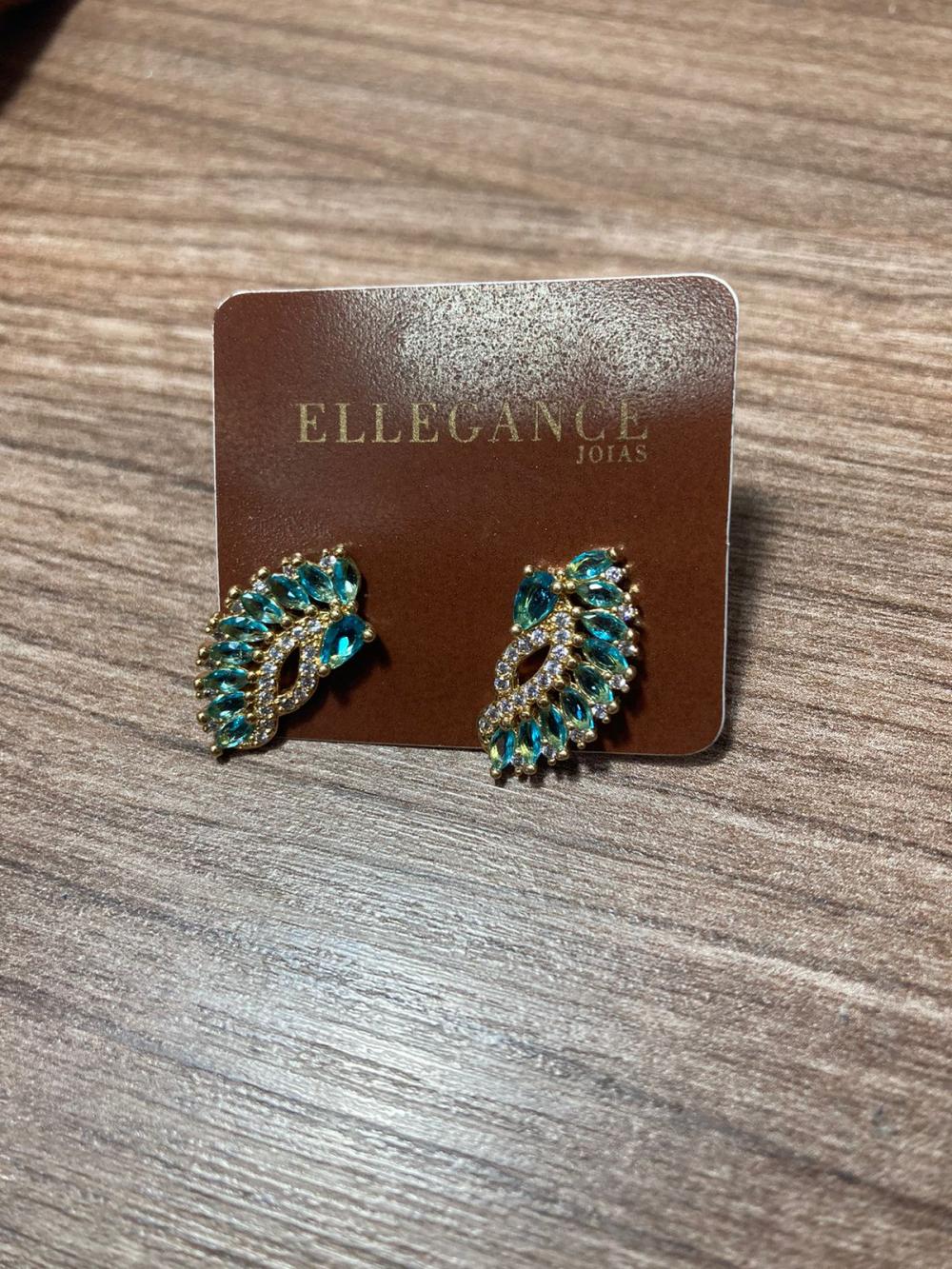 Brinco cravejado azul claro