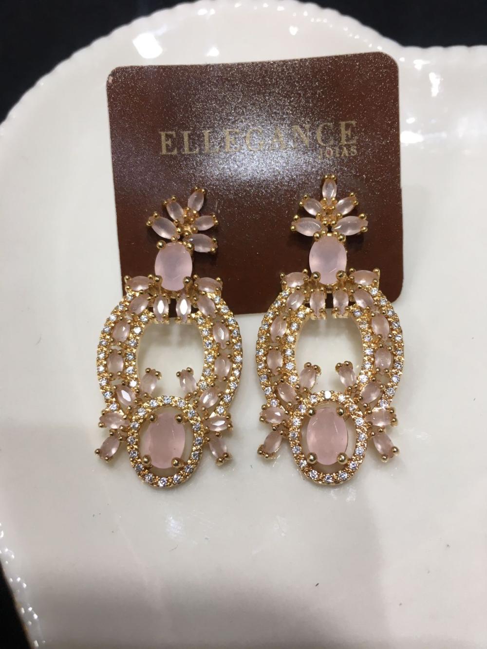 brinco longo circular rosa claro