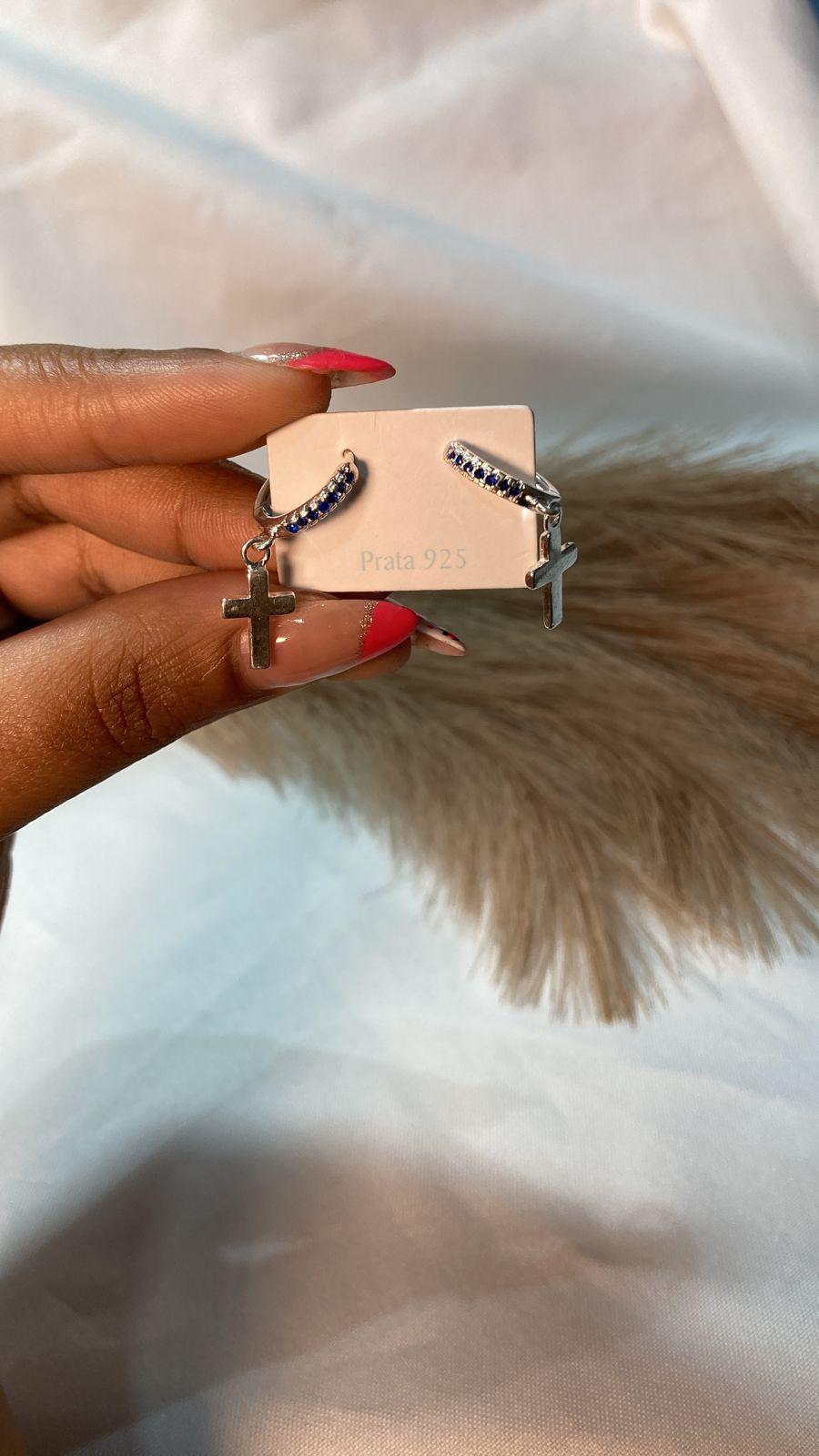 Argola cravejada azul