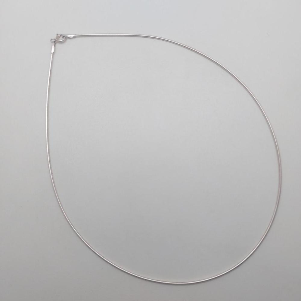colar choker fio