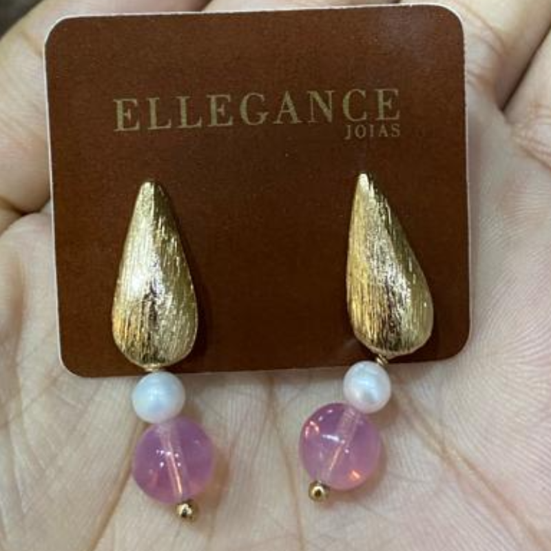Brinco gota dourada com bolinhas rosa