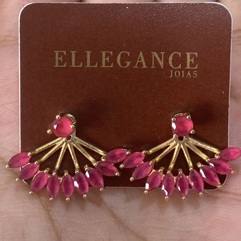 Brinco pedras vermelhas