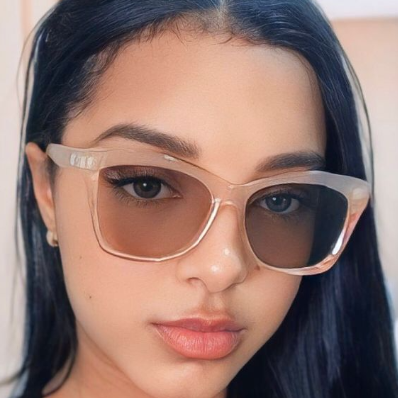 Oculos Gatinho medio Bege