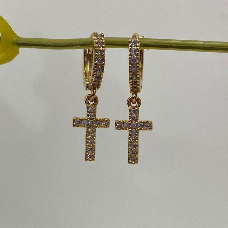 Brinco Argola Click Cruz Cravejada