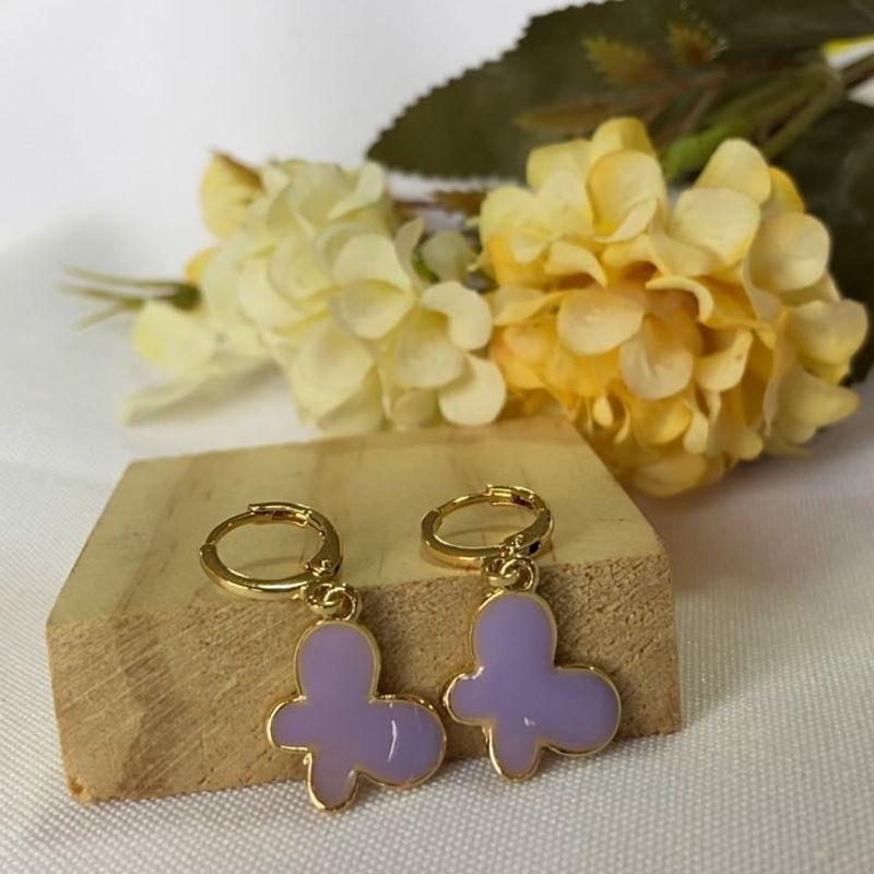 Brinco Argola Click Com Borboleta Lilas