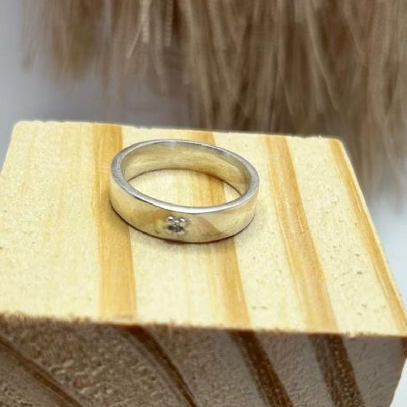 Aliança Prata Grossa Com Ponto de Luz n32