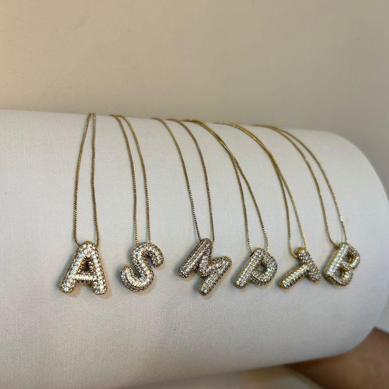 Colar letra  J cravejada 40CM